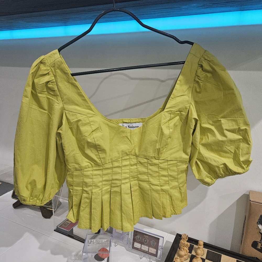 En Saison Bright Mustard Color Puff Sleeve Top